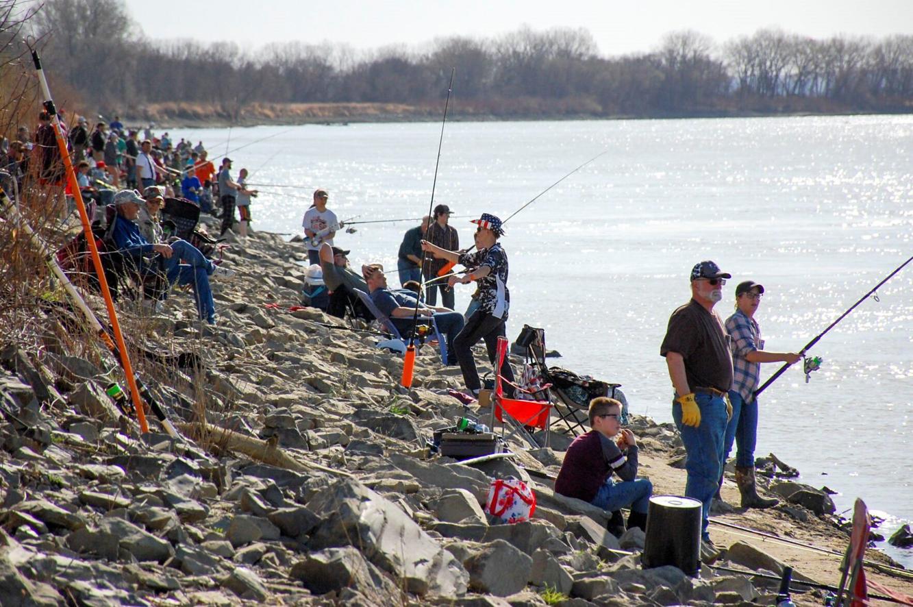North Dakota's paddlefish snagging season closes early
