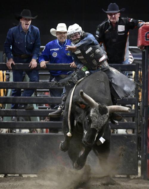 091921-spt-bucking-battle-2