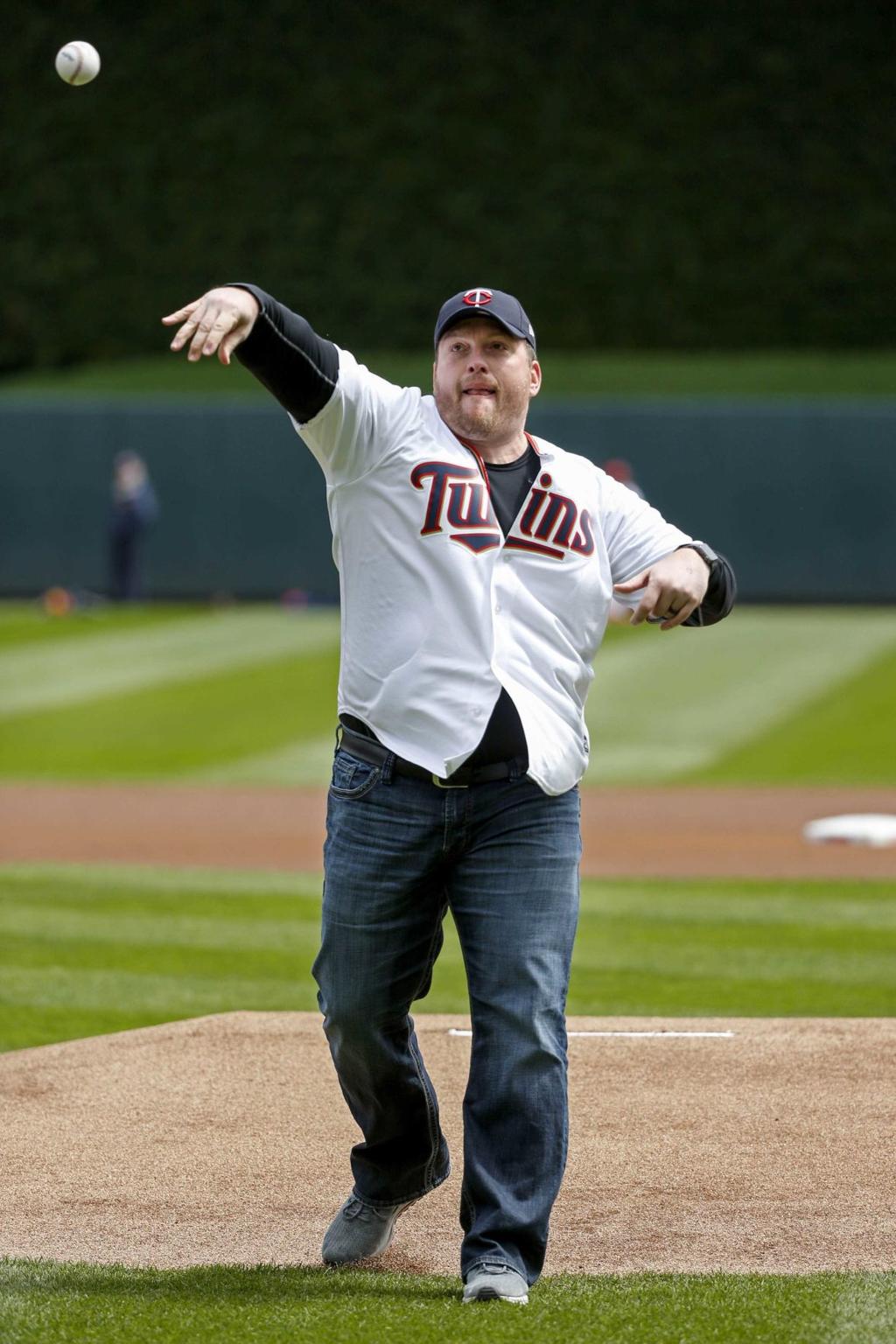 Entz, Bison get Target Field preview