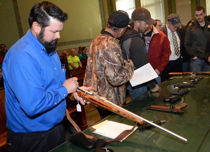 031816-nws-Auction03