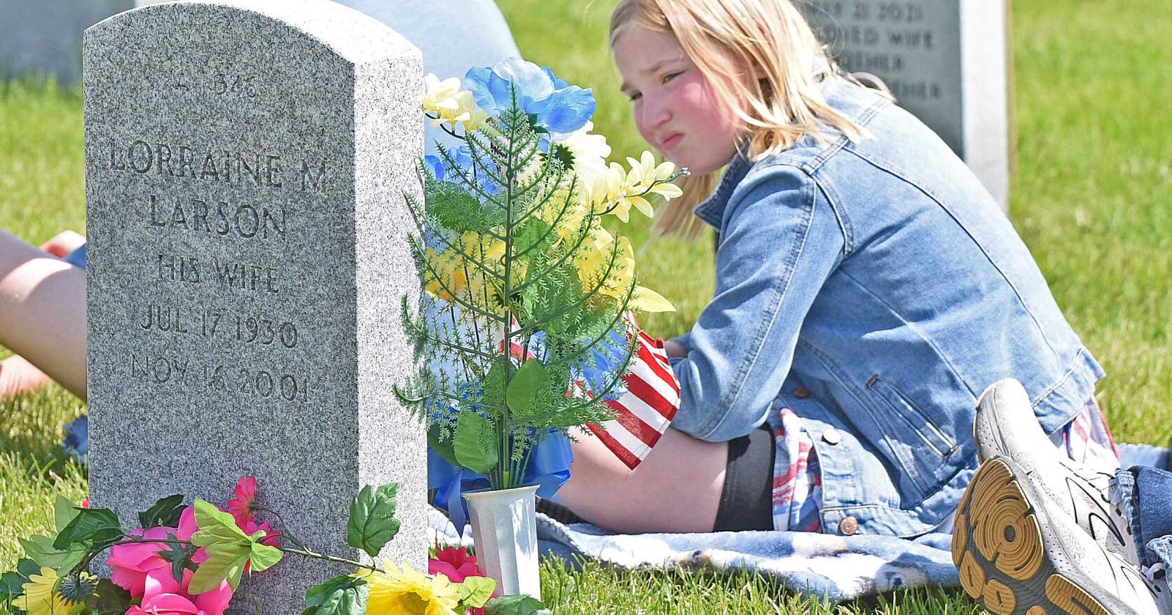 Memorial Day ceremony brings out community, honor - Vimarsana News