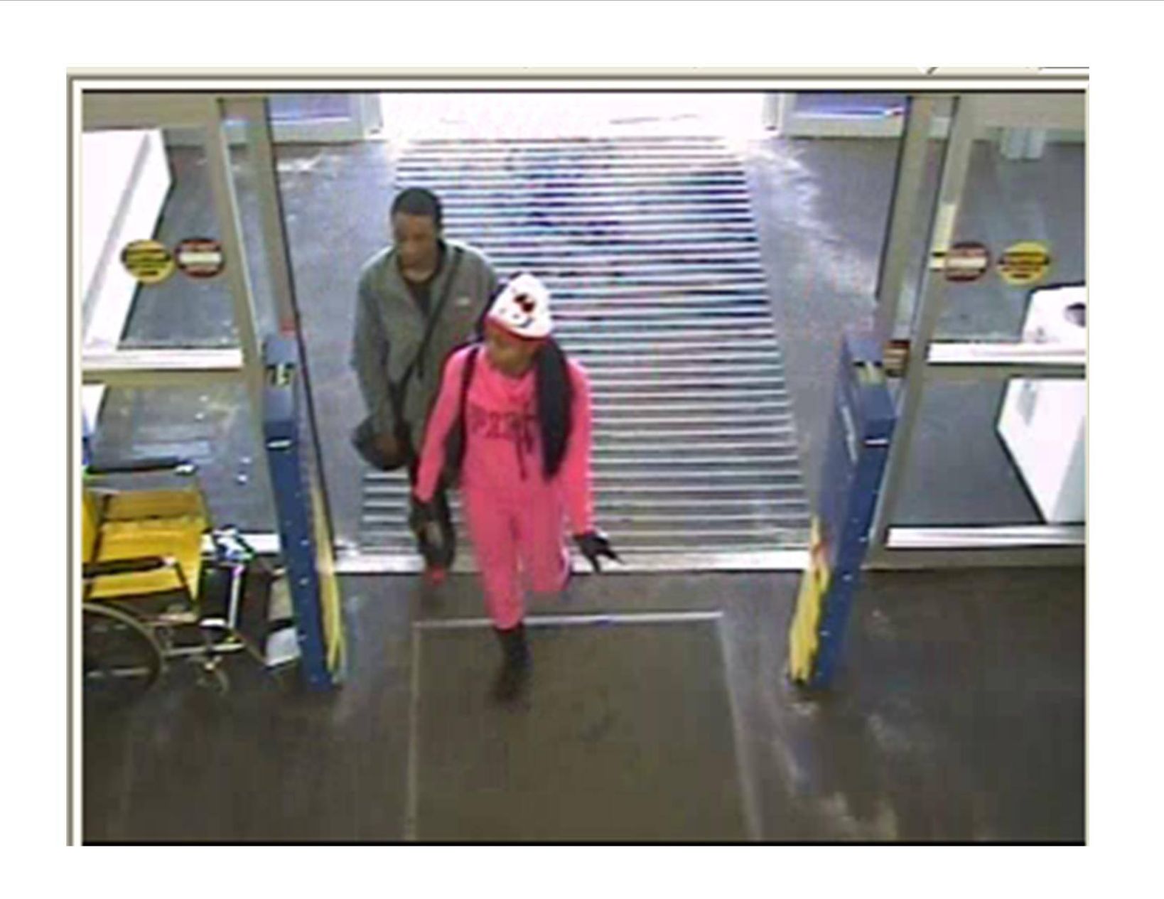 Shoplifters Steal 18 Headphones From Best Buy | Courts & Crime ...