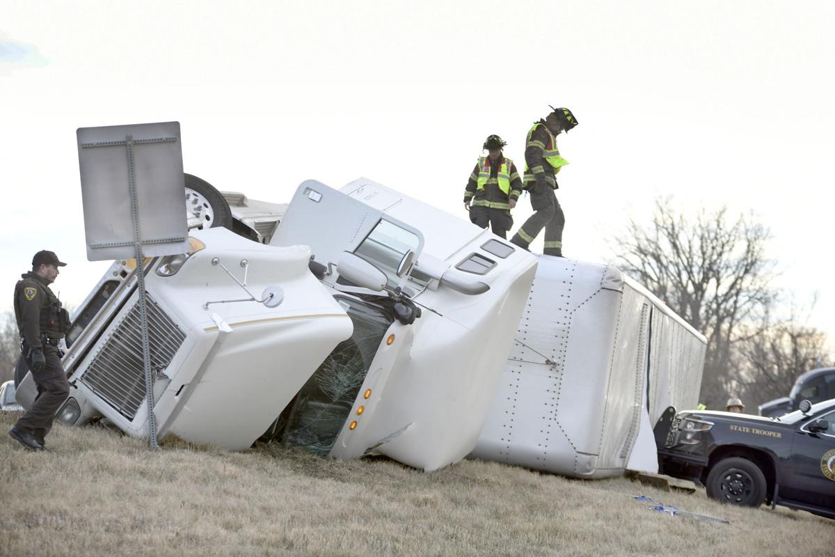 SEMITRAILER CRASH