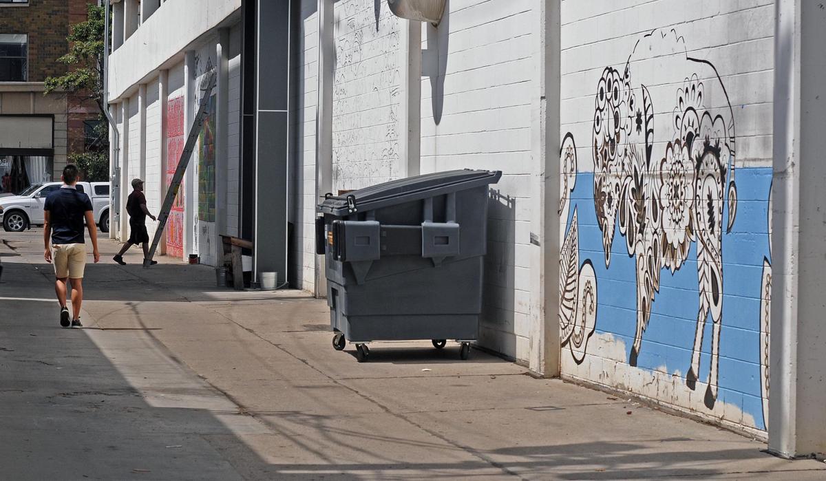 073016-nws-alleyart.jpg