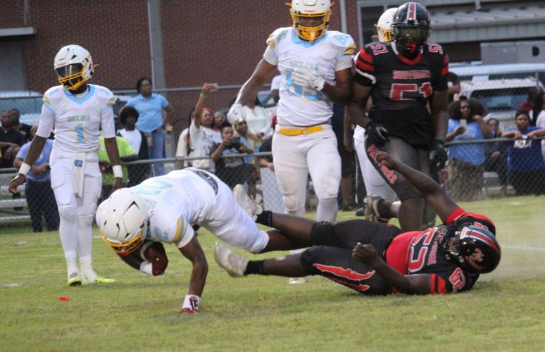 Selma tackled by SS.JPG