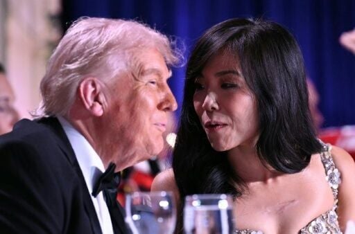 US President Donald Trump and CBS News senior White House correspondent Weijia Jiang speak at the gala shortly before the security breach