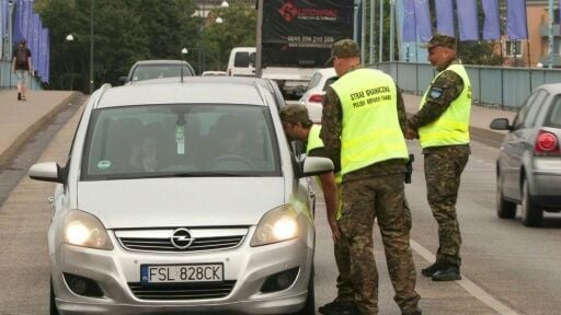 Poland starts border checks with Germany in anti-migrant clampdown