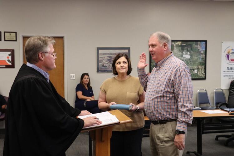 Lee Jordan sworn in as Demopolis school board member
