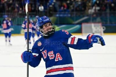 Abbey Murphy was among the scorers as the USA swept aside Sweden to reach the final of the Olympic women's ice hockey tournament