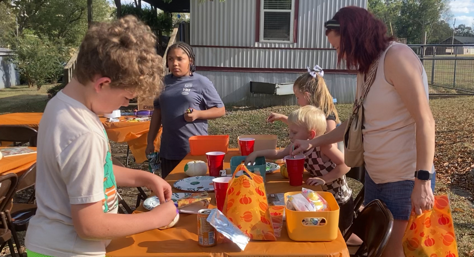 The arts and crafts table was a big hit with both kids and parents..PNG