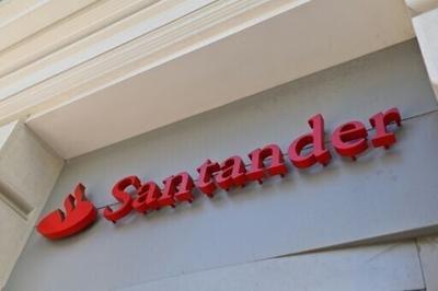 Santander reports record profit for third straight year