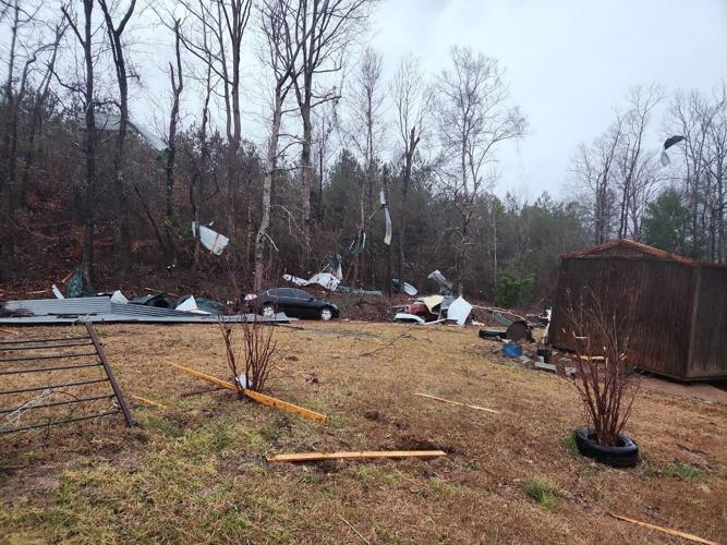Tornado causes damage to Marion homes