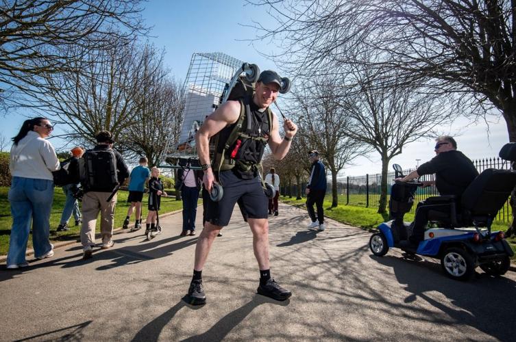 SWNS_TROLLY_PASTOR_001