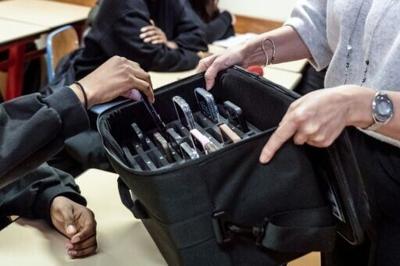 Around 80 percent of Swedish primary and middle schools already have bans on mobile phones in the classroom, introduced at the principals' discretion