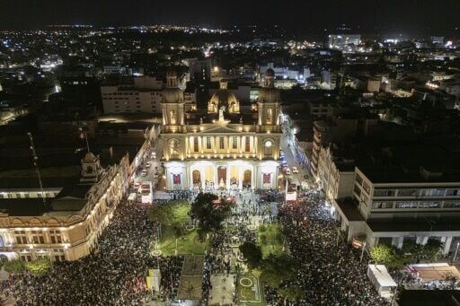 Jubilant Peruvians celebrate new pope at mass in adoptive city