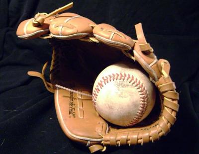 Baseball glove