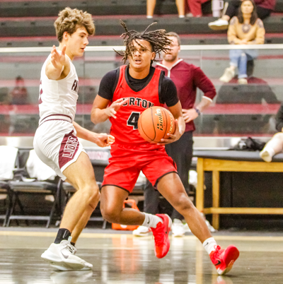 Kayden Patterson approaching paint.png