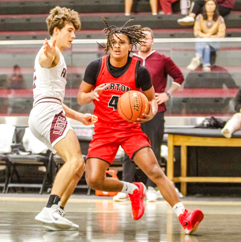 Kayden Patterson approaching paint.png