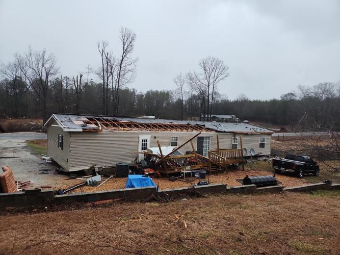Tornado causes damage to Marion homes
