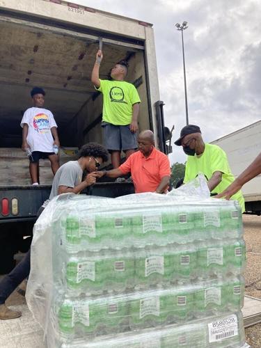 Gospel Tabernacle youth collect, deliver water to Jackson, Miss., residents