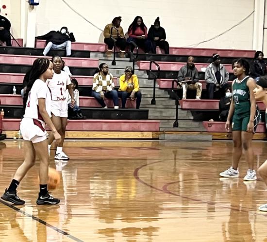 Dallas County Christmas tournament kicks off with area teams facing off