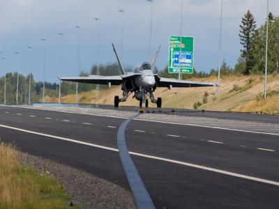 Pubic highway becomes runway so fighter jets can practice landing