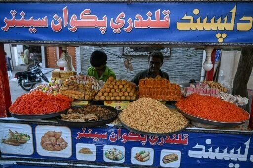 Vendors keep their stalls covered during the fast