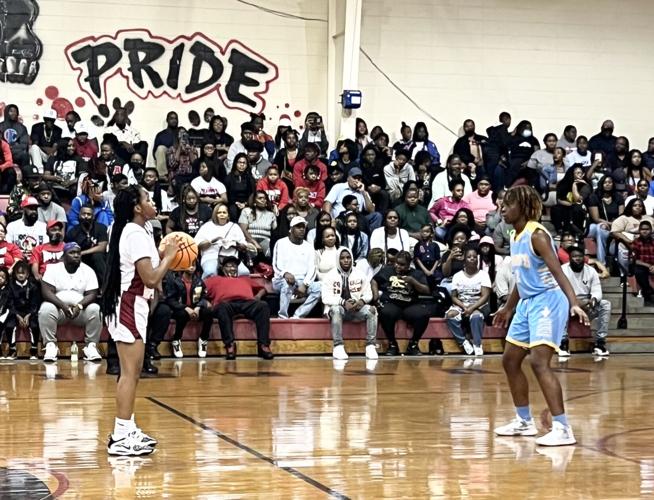Southside Panthers and Selma Saints basketball teams take rivalry to basketball court
