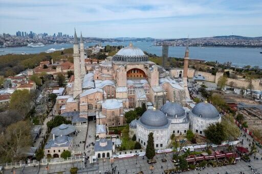 Istanbul's Hagia Sophia prepares for next big quake