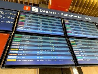 Paris airport chaos to enter second day after air traffic breakdown