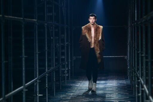 Armani eyes 'beautiful comfort' at Milan fashion week