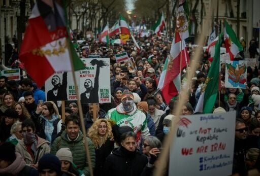 More than 2,000 people demonstrated in Paris in support of the Iranians' protests