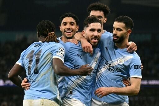Manchester City beat Galatasaray 2-0 to sneak into the Champions League top eight
