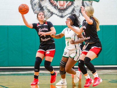 Mya Rodriguez looking for Aerynn Huntsman.png