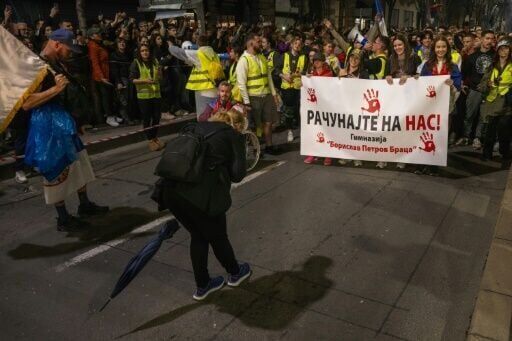 Serbian students, unions join forces to pressure government