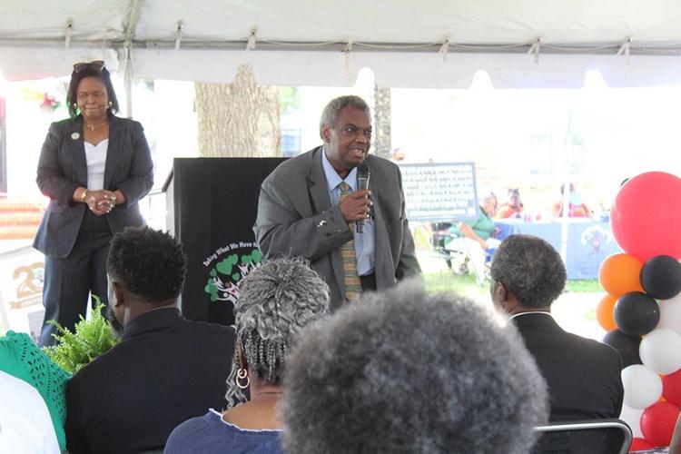 Hank Sanders low res.jpg