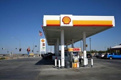 Shell net profit sinks 35% in first-quarter as oil prices fall