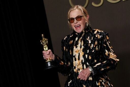 Amy Madigan won the first Oscar of the night, for best supporting actress for 'Weapons'