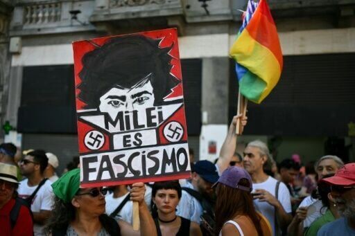 Thousands of Argentines march in defense of diversity