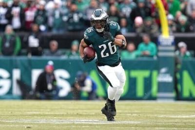 Eagles ink record new deal with Barkley
