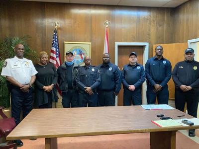 Chief Bufford introduces new officers to Marion mayor and city council