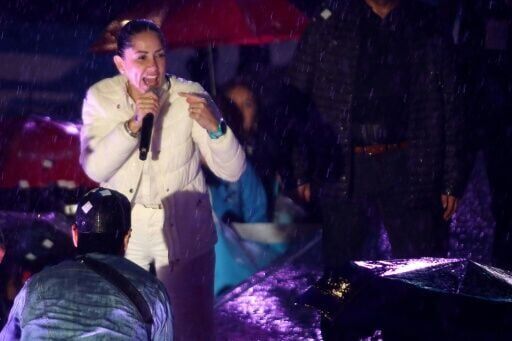 Ecuador presidential candidates sprint to campaign finish