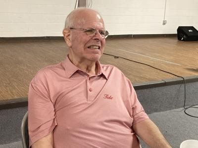 Voice of the Crimson Tide discusses battle with cancer and Bama's challenging season at Selma Quarterback Club