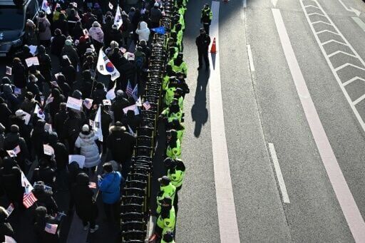 South Korean investigators abandon arrest of President Yoon