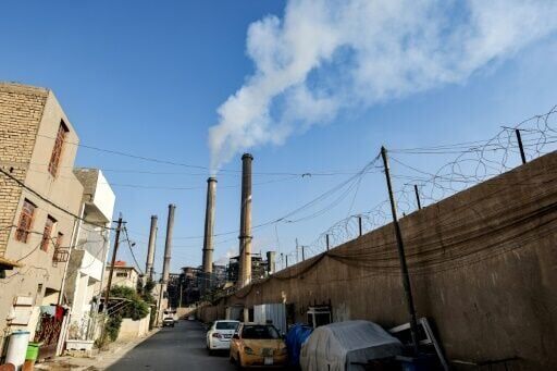 Smog chokes Baghdad as oil-fired factories belch out smoke