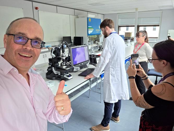 Artist sets World Record for smallest sculpture – can’t be seen by human eye