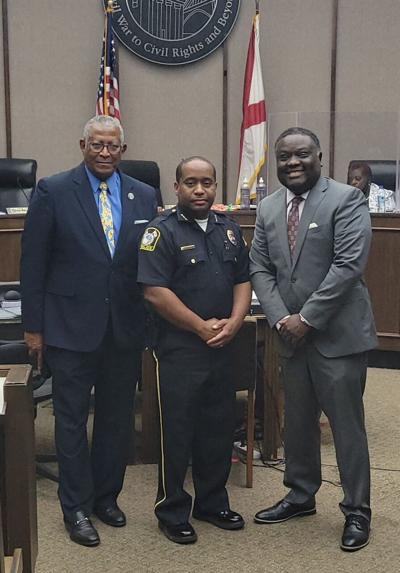 Mayor to 'share the responsibility' of supervising police chief with council after council rebuffs mayor's attempt to fire him