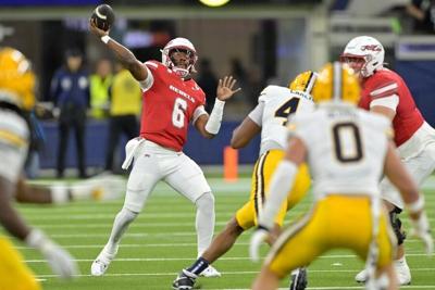 No. 24 UNLV defeats Cal in LA Bowl, secures 11-win season