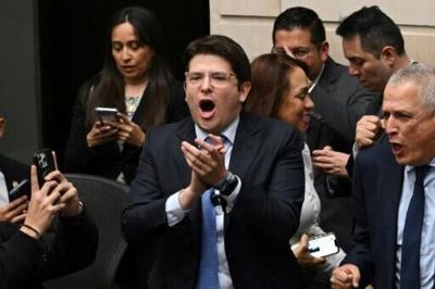 Colombian presidential candidate shot and wounded