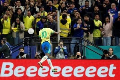 Brazil, Ecuador book World Cup berths, Uruguay on brink